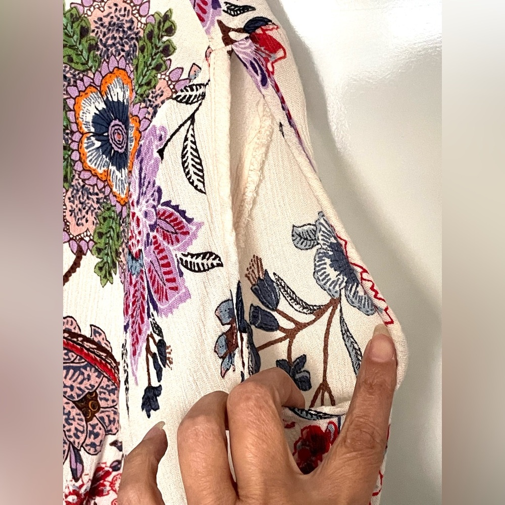 Bila White Flutter Sleeve Blouse #0049 - Picture 2 of 5